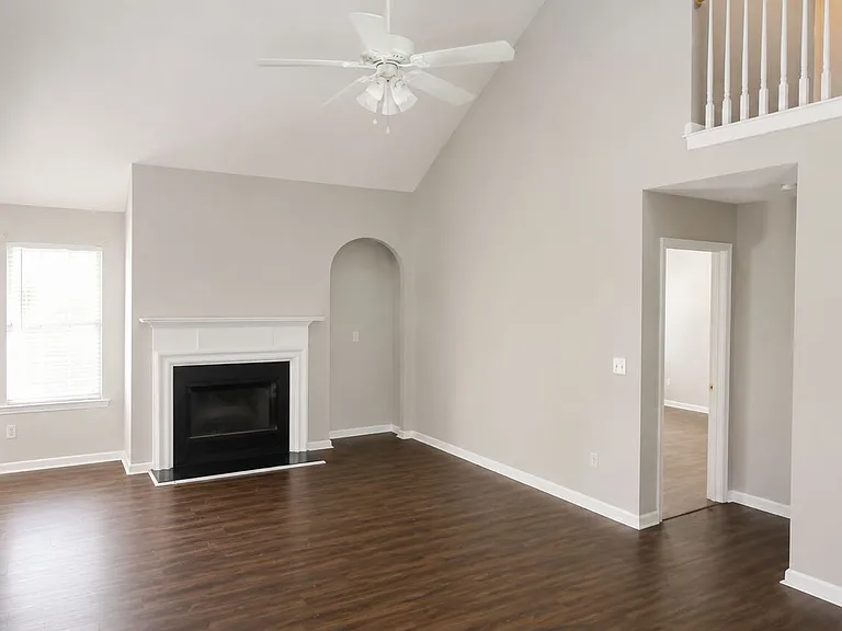 346 Summer Hill Cir — Photo 2