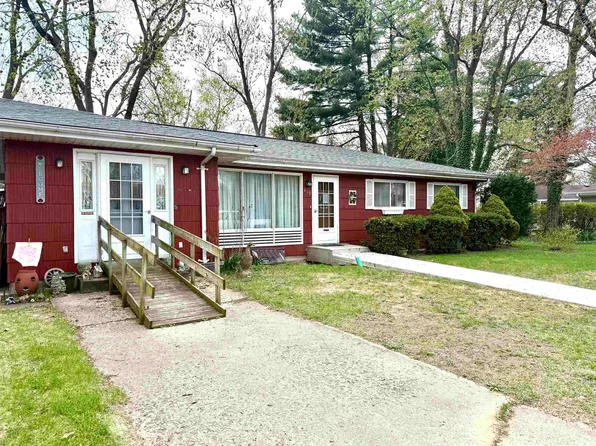 469 E Decker Dr, Winamac, IN 46996