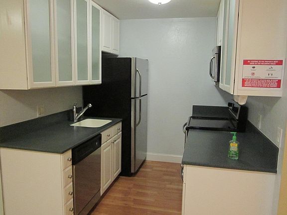4th image of 402 Boardwalk Ave APT 8