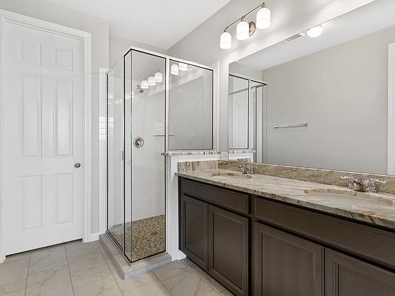 Lakeshore at Towne Lake - Sloane Interior Image 5