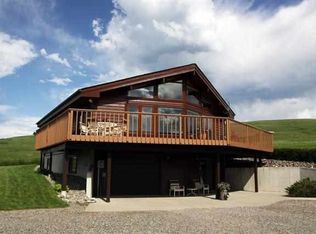 945 Upper Tom Burke Dr, Gallatin Gateway, MT 59730