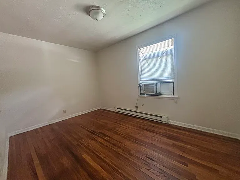 1666 McConnell Ave — Photo 3