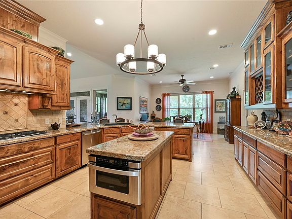 4th image of 4698 River Valley Dr