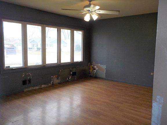 4th image of 8844 S 51st Ave