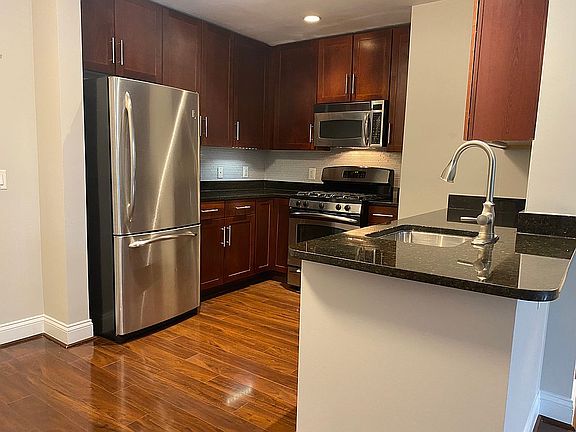 5th image of 525 N Fayette St Unit 314