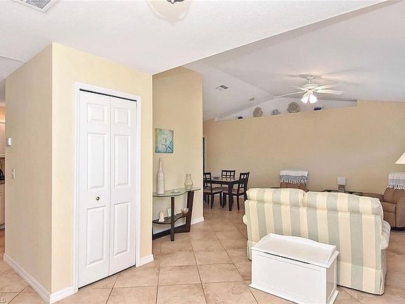 3rd image of 2724 SW 18th Pl