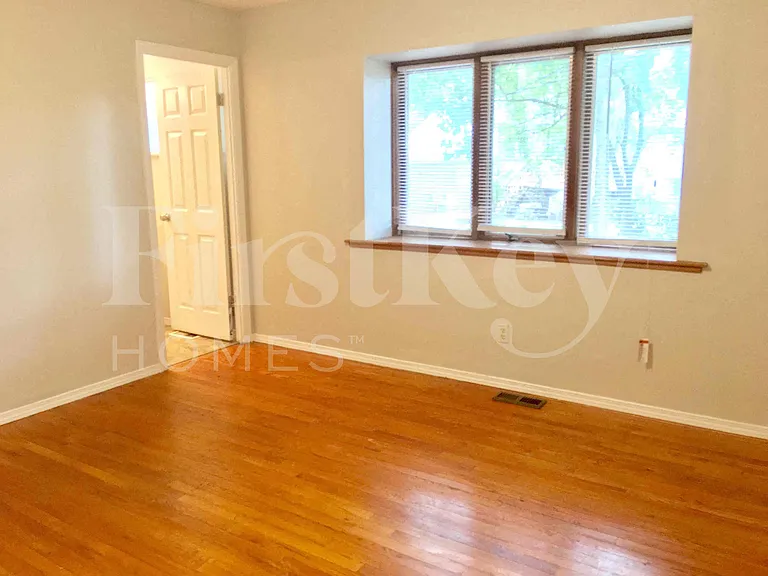 2275 Glenoro Dr — Photo 20