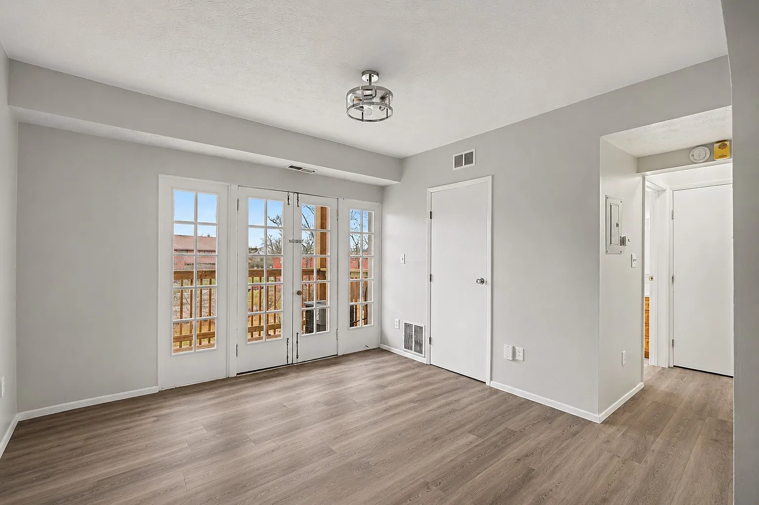 1 bed, 800 sqft, $995 — Photo 3