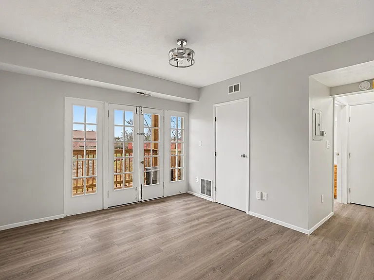 564 Glenwood Ave #34 — Photo 3