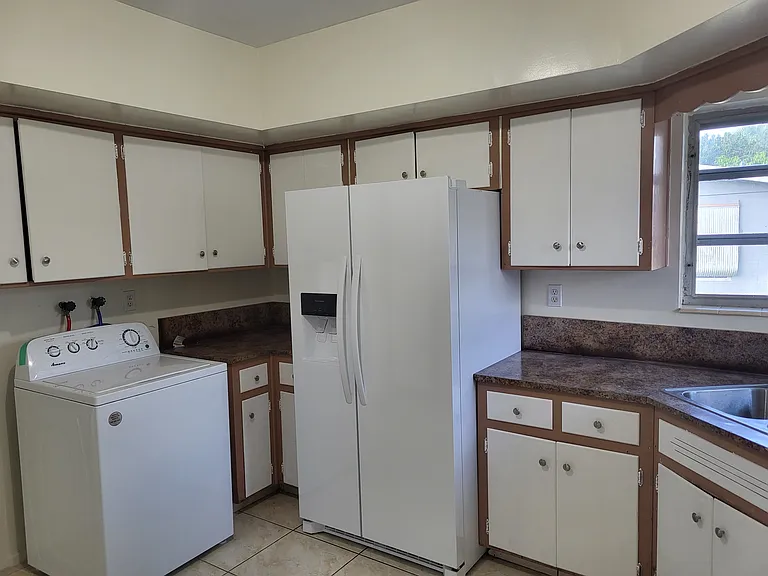 483 W Melrose Cir — Photo 7