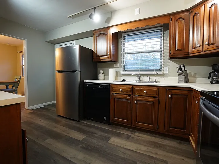 1200 Oakhurst Dr — Photo 9