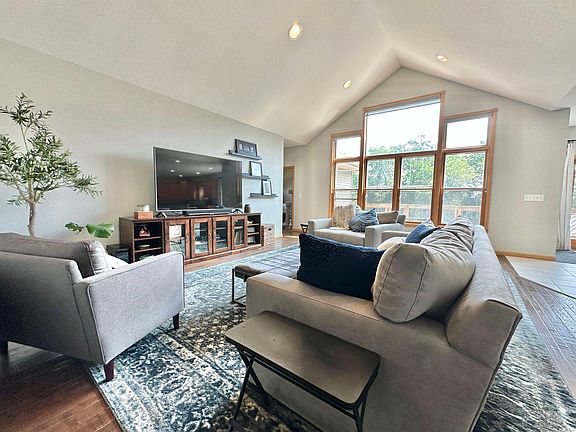 4th image of 5526 N McNichols Dr