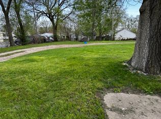 915 W Bradley Ave, Champaign, IL