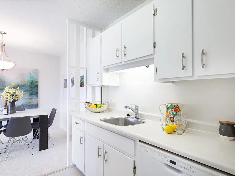 2020 Bellevue Ave — Photo 19