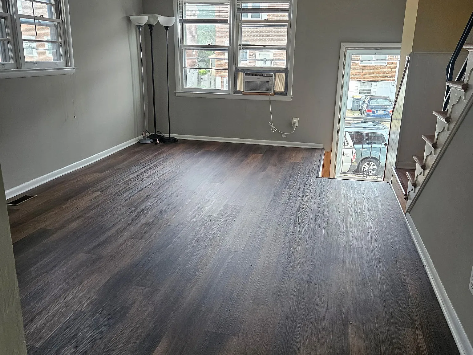 3 bed, 1.5 bath, 1200 sqft, $2,400 — Photo 2