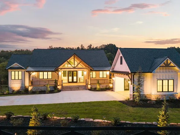 1769 Grassy Creek Rd, Copperhill, TN 37317