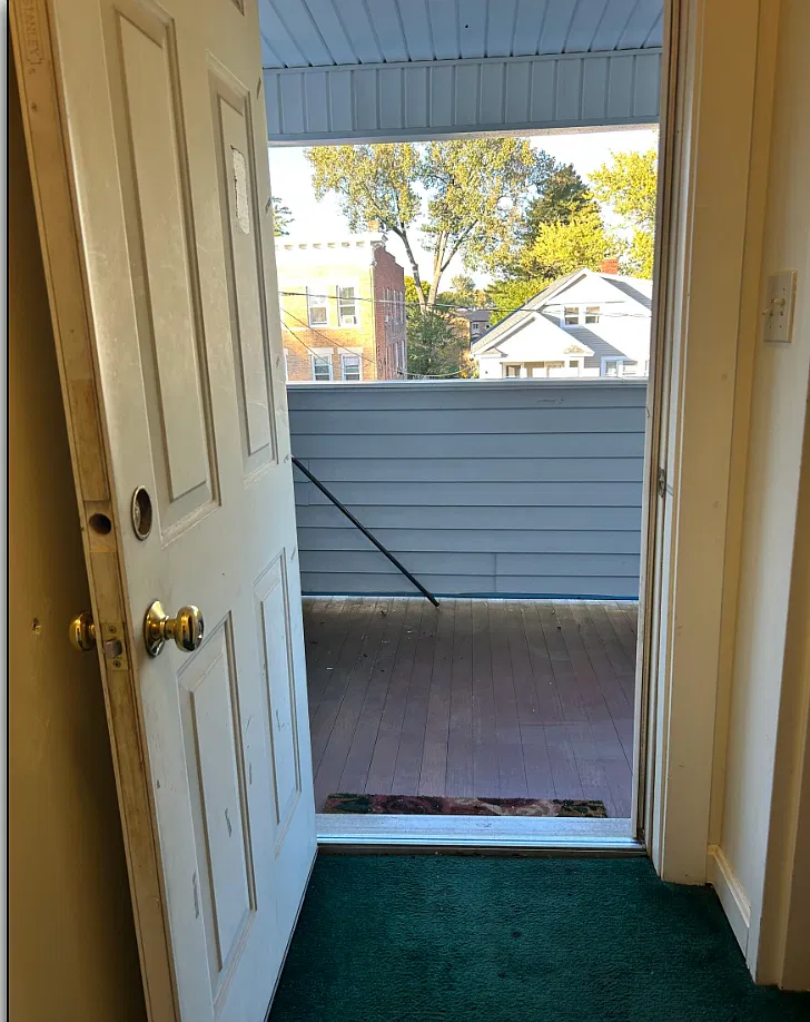 3 bed, 1300 sqft, $2,000 — Photo 3