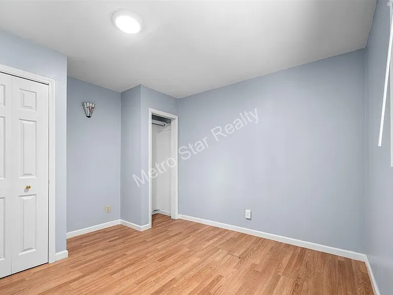 23084 Pilgrim Ave — Photo 12