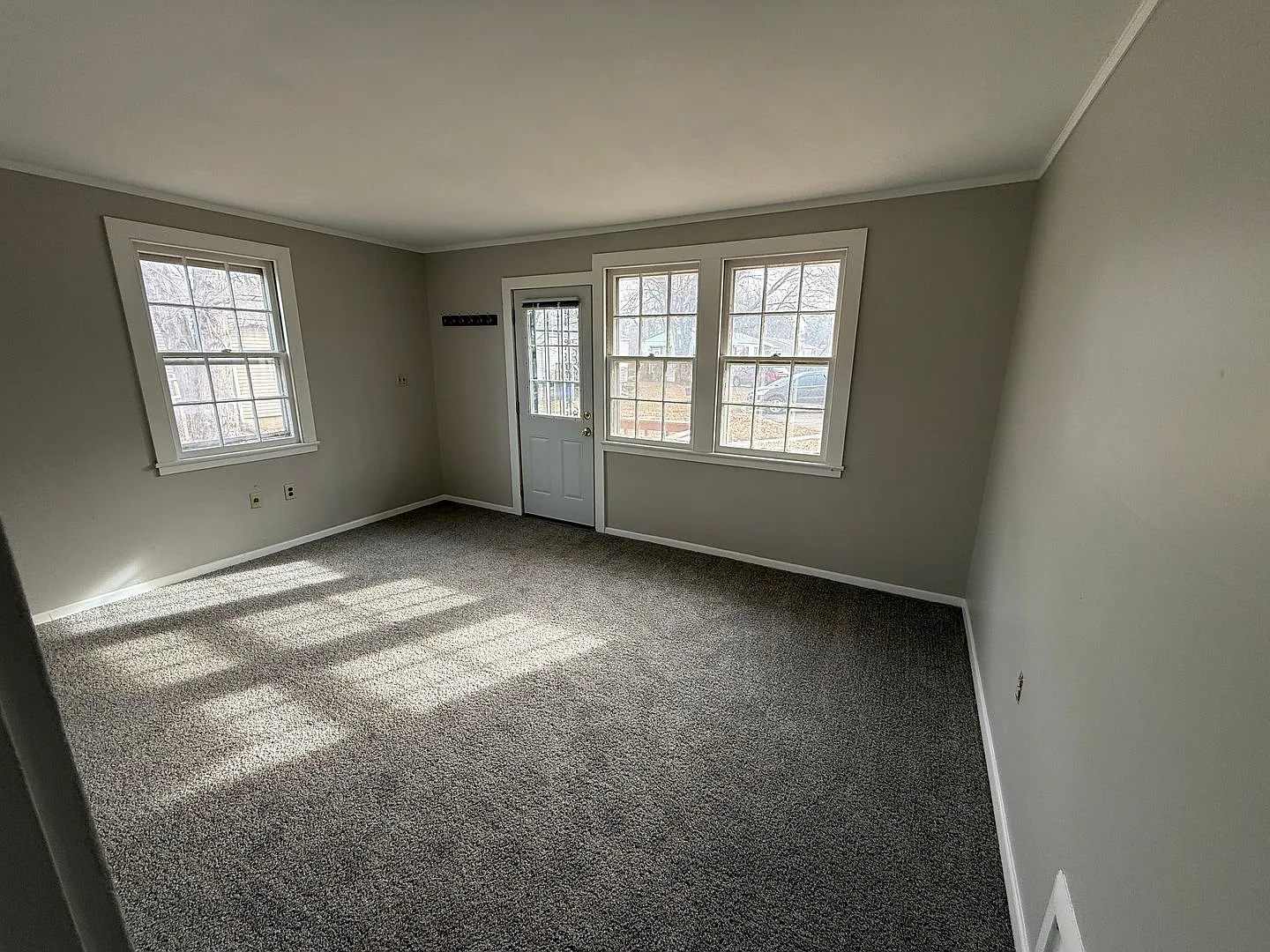 2 bed, $750 — Photo 2