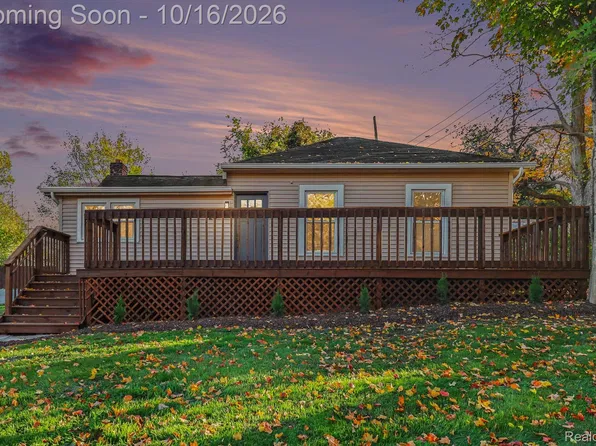120 E Lafayette St, Milford, MI 48381