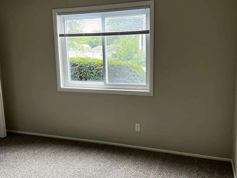 918 Heritage Ct #304 — Photo 10