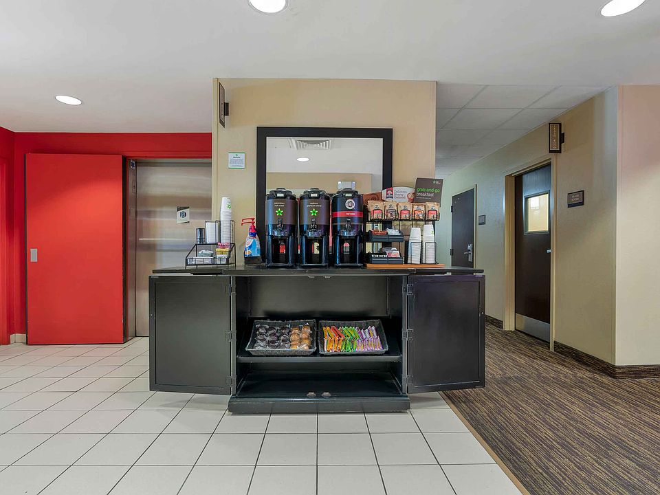 Lobby and Guest Check-in