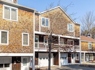 100 Songbird Ln UNIT 100, Farmington, CT 06032