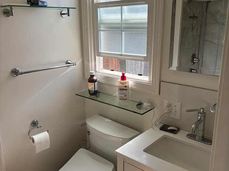 2142 Hodgson St — Photo 5