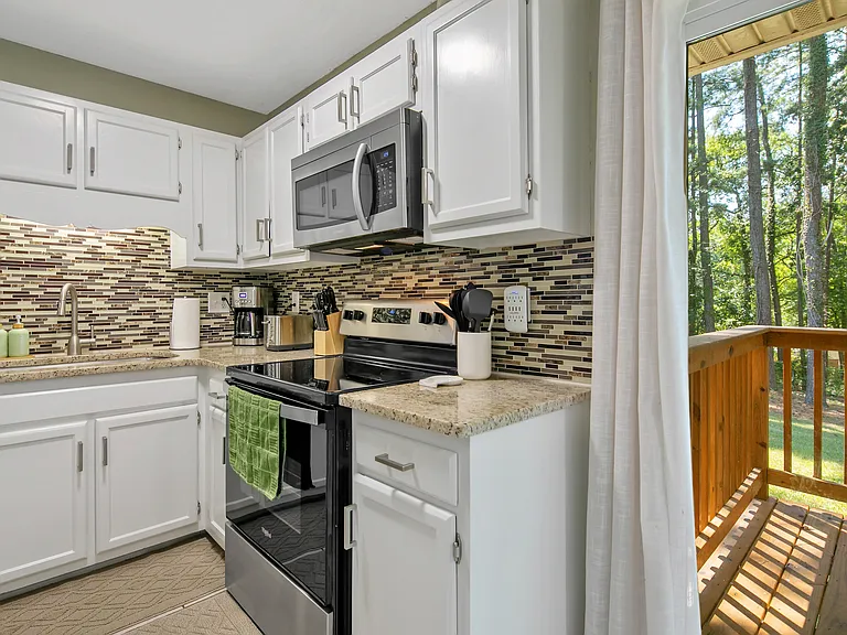 126 Golf Dr — Photo 11
