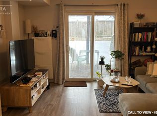 3236 Angel Pass Dr #2, Mississauga, ON L5M7J7