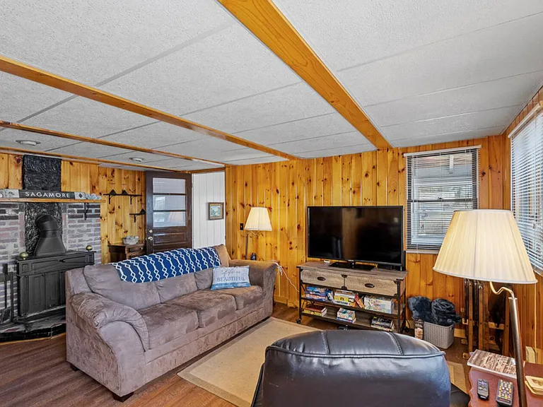 858 S Shore Rd — Photo 35