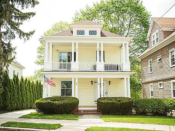 2nd image of 120 Wyndham Ave