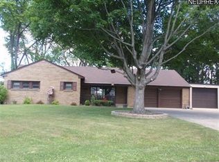 2121 Philzer St NW, North Canton, OH