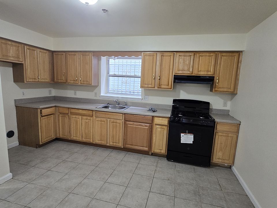1st image of 280-282 S 8th St #A1