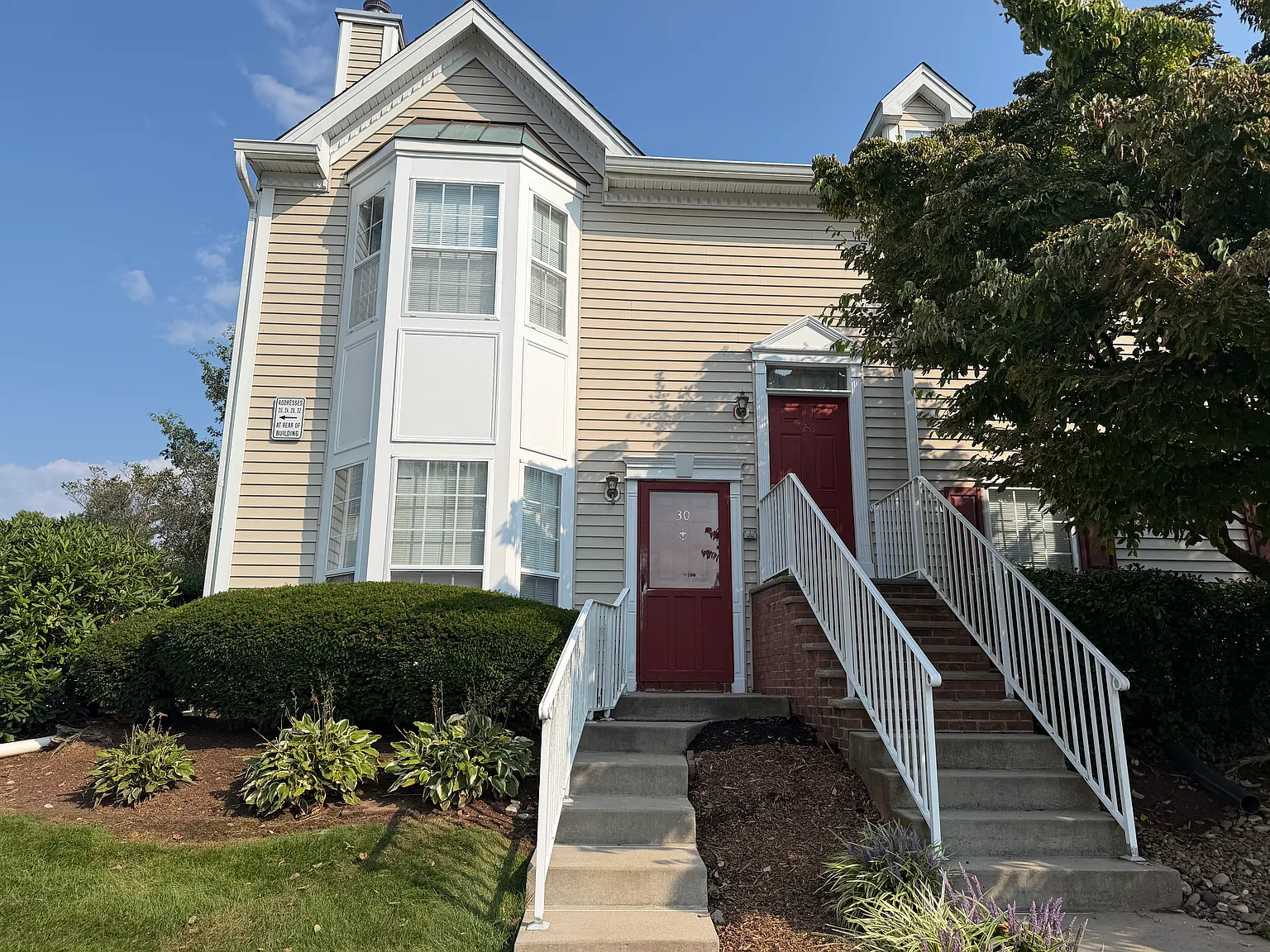 3 bed, 1489 sqft, $3,000 — Photo 3