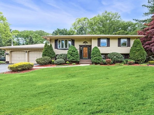 772 Lowell St, Peabody, MA 01960