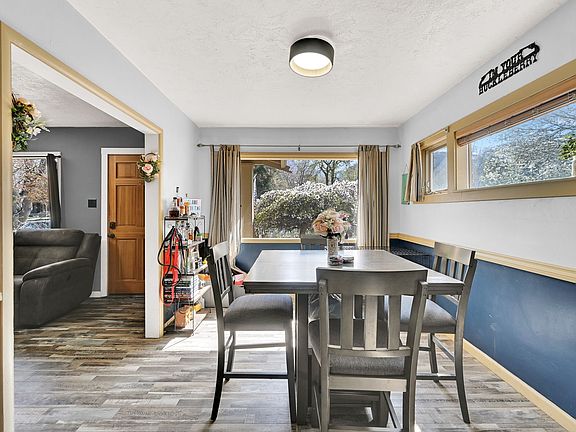 4th image of 2575 Jackson Ave