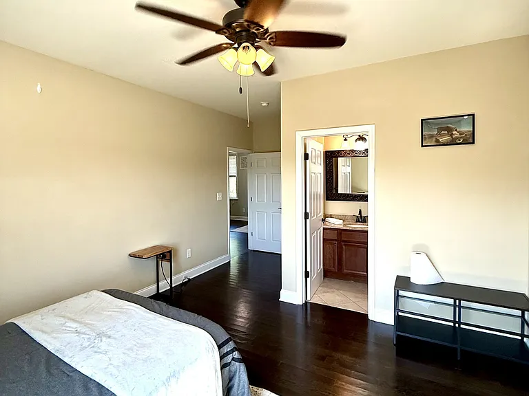 410 Lancaster Ave — Photo 36