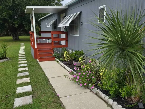 19 Rose Dr, Fruitland Park, FL 34731