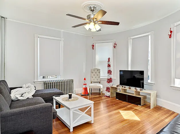 4 bed, 1800 sqft, $3,500 — Photo 2