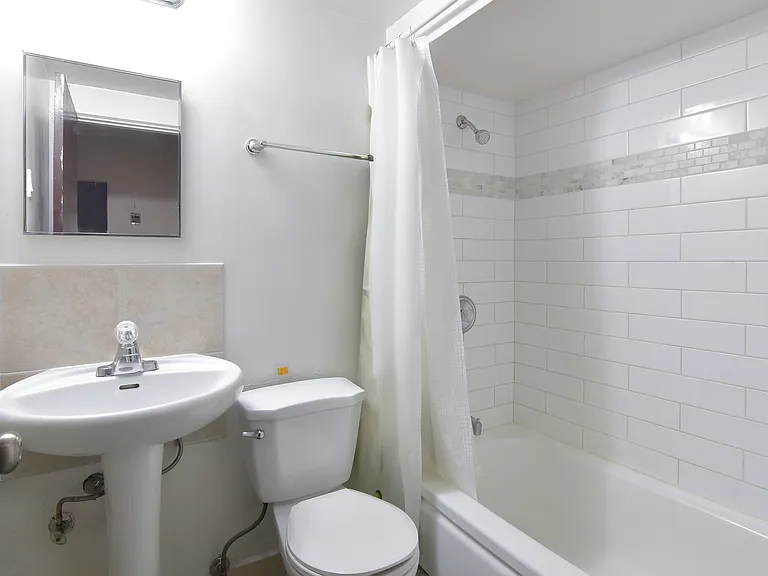 1540 Haro St — Photo 33