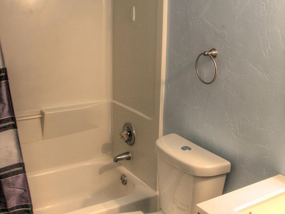 3rd image of 2905 Shadow Creek Dr APT 201