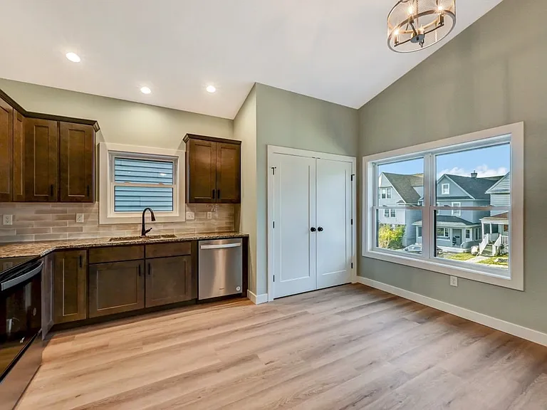 708 Harrison Ave #1 — Photo 10