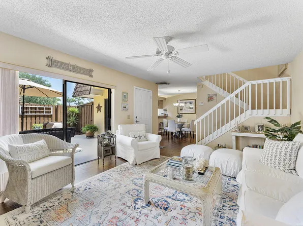 2802 28th Lane, Greenacres, FL 33463