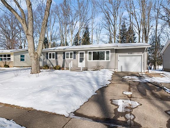 2nd image of 537 Skylark Ave