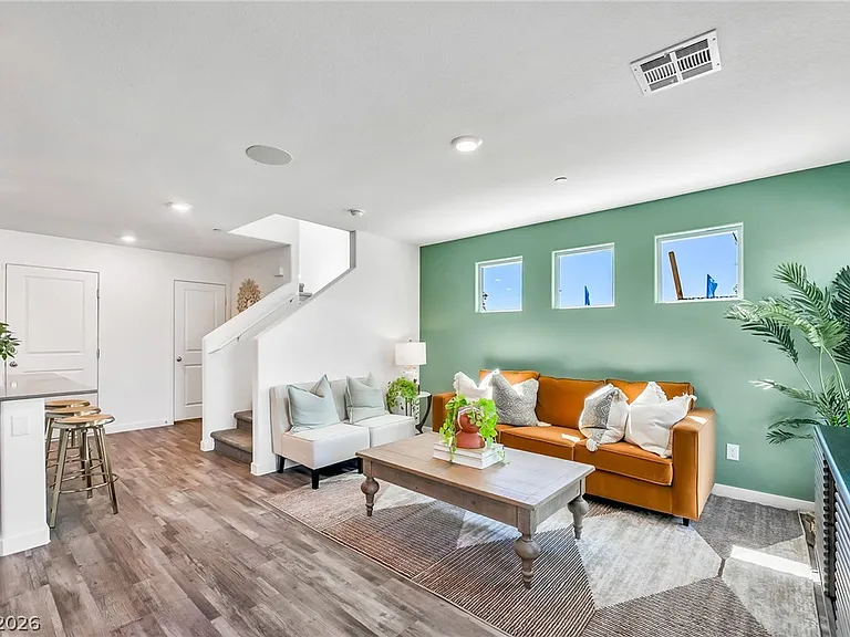 914 Rosy Starling St — Photo 7