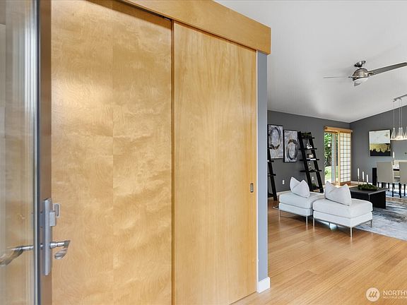 3rd image of 8856 24th Avenue SW