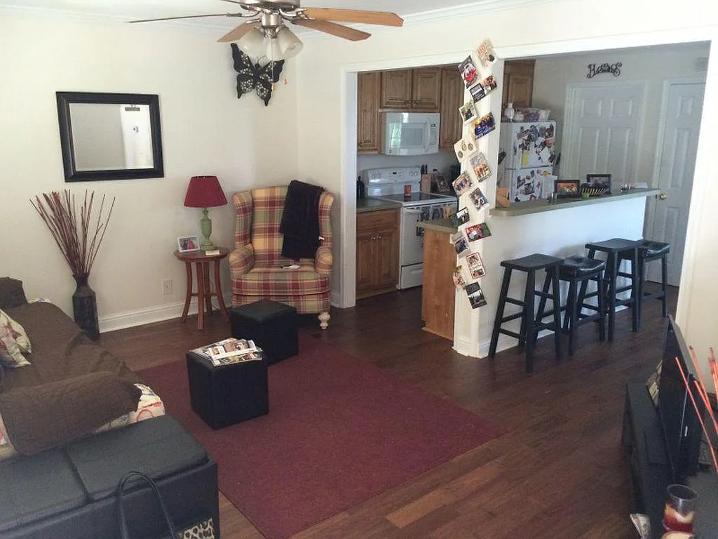 3 bed, 2.5 bath, 1100 sqft, $1,550 — Photo 3