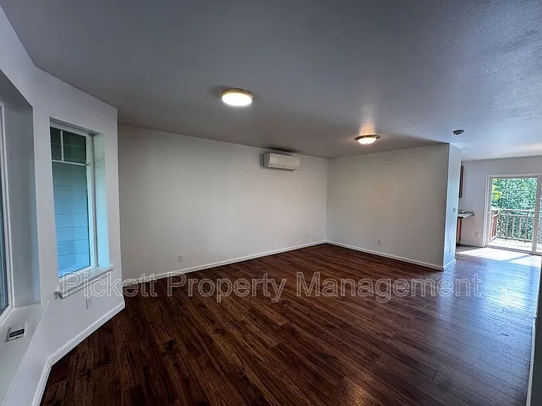 1220 Audrey Ave W — Photo 6