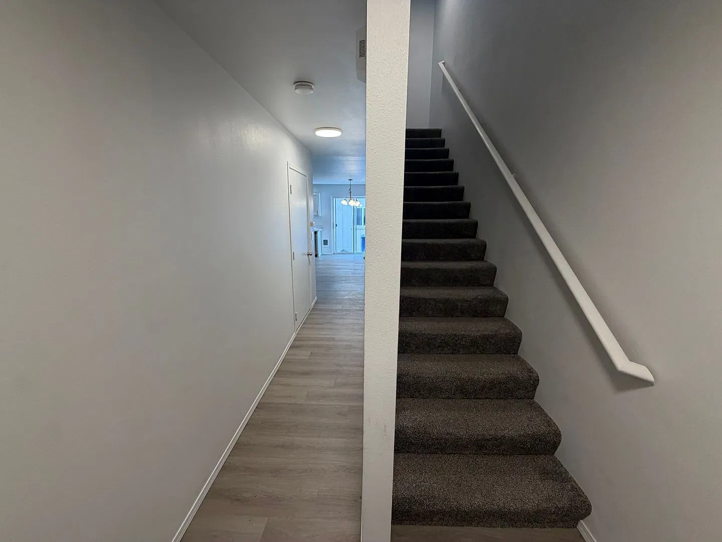 Spacious 3BR/2BA in South Tacoma 1,234 Sq ! Apply Today — Photo 2